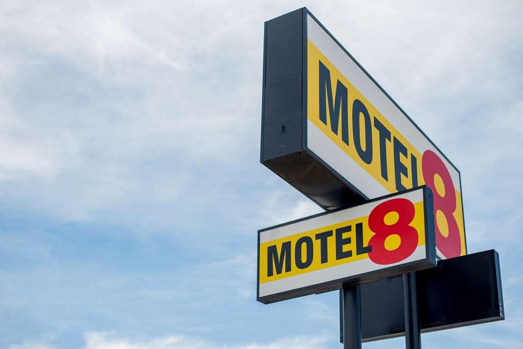 Motel 8 Rock Springs Buitenkant foto