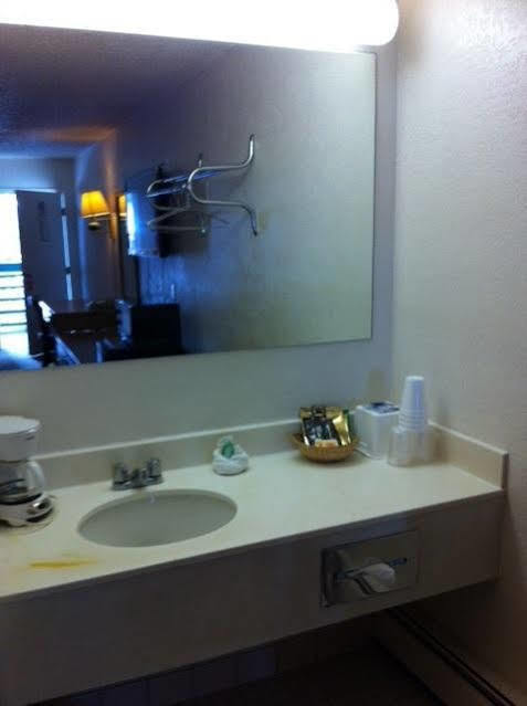 Motel 8 Rock Springs Buitenkant foto